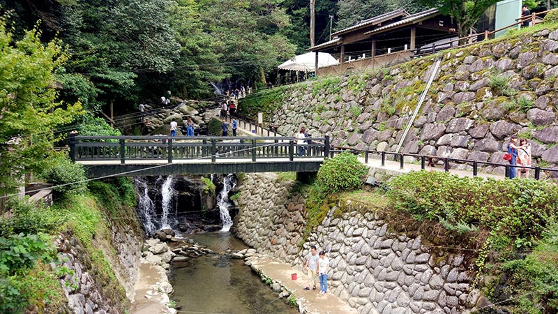 白糸の滝で山女魚釣り