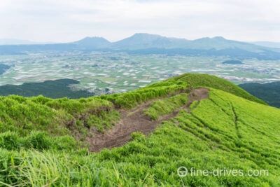 阿蘇五岳とカルデラを一望