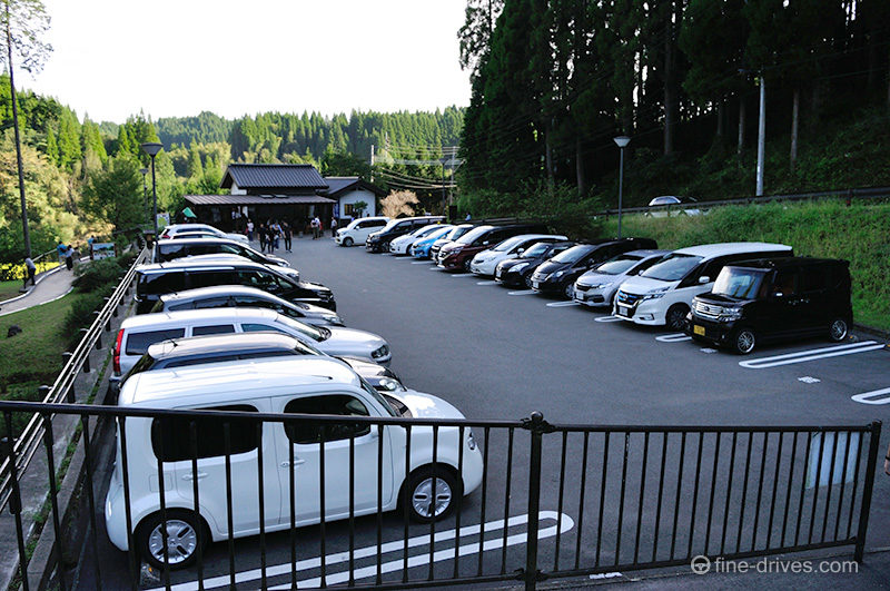 鍋ヶ滝公園の駐車場