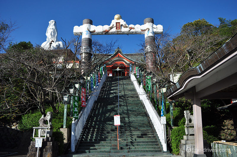 成田山久留米分院 入口の幸福石段