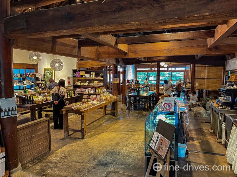 カフェ・リリー 伊都安蔵里 店内