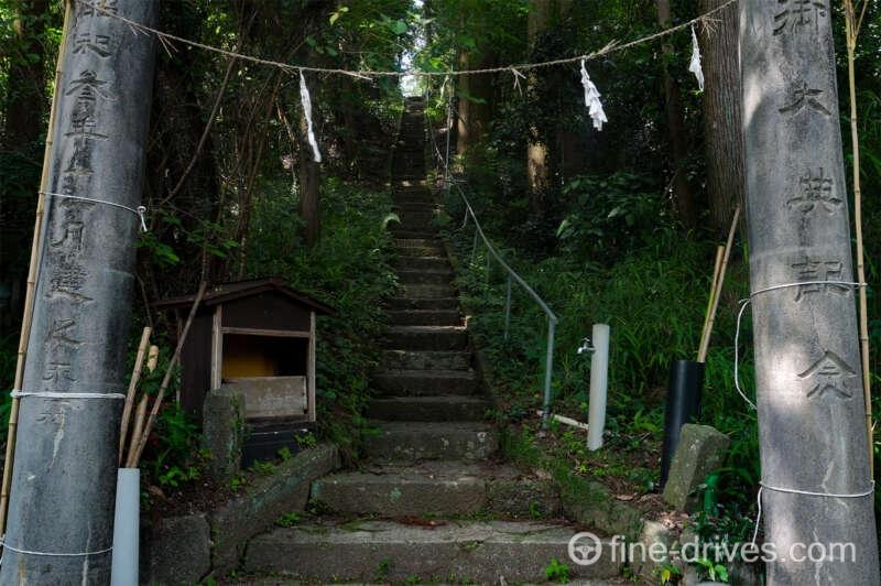 雨宮神社(永江雨宮神社)社殿への階段
