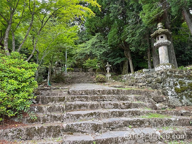 英彦山奉幣殿 への参道の様子
