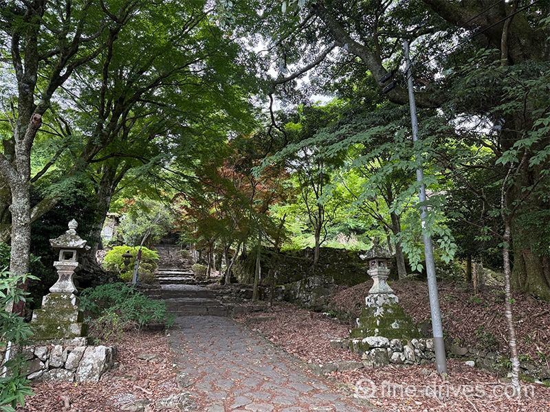英彦山奉幣殿 への参道の様子