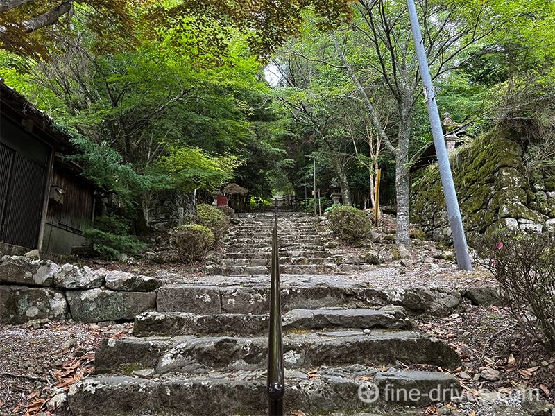 参道に手すり