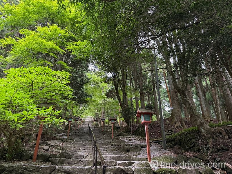 英彦山奉幣殿 への参道の様子
