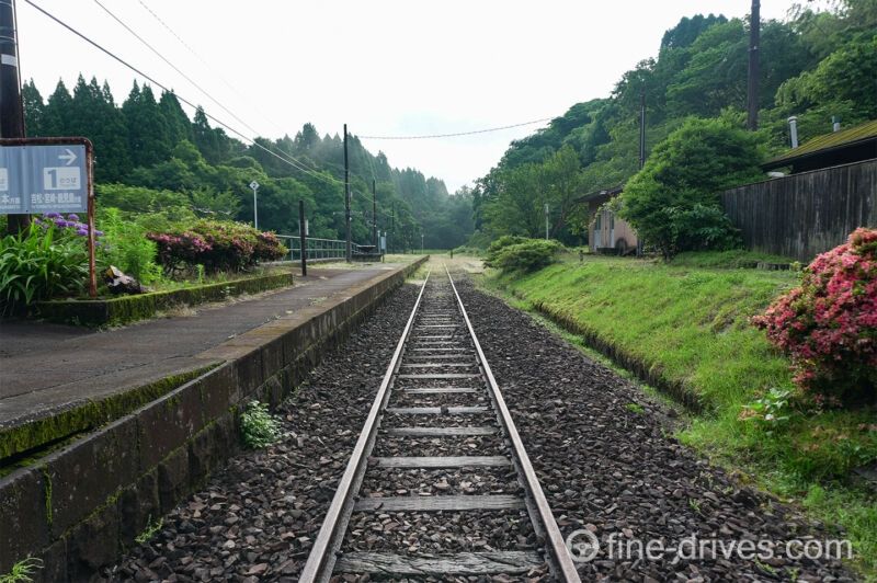 大畑駅のホームと線路