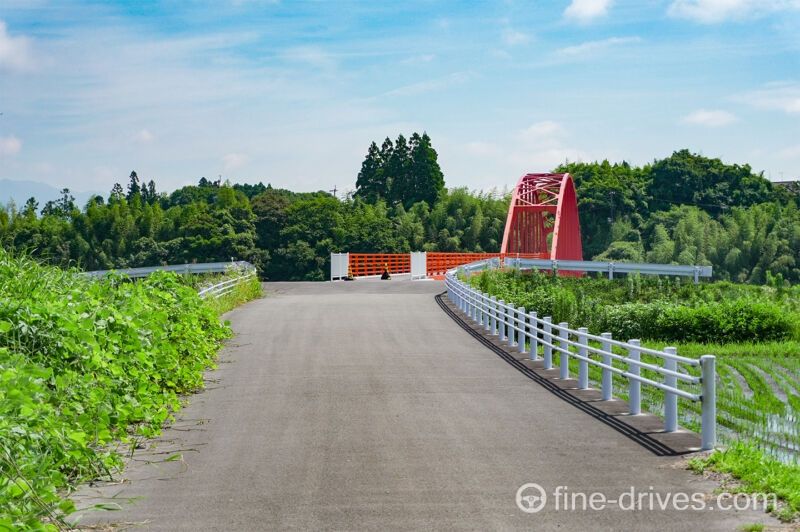 駐車場から天狗橋へ